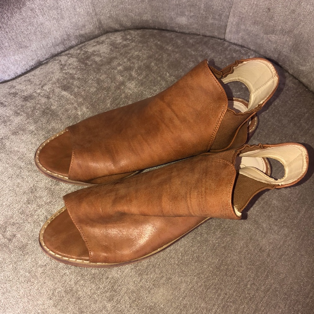 Mata Tan Open-Toed Booties, Size 8